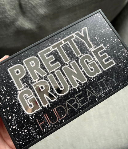 HUDA BEAUTY Pretty Grunge Eyeshadow Palette