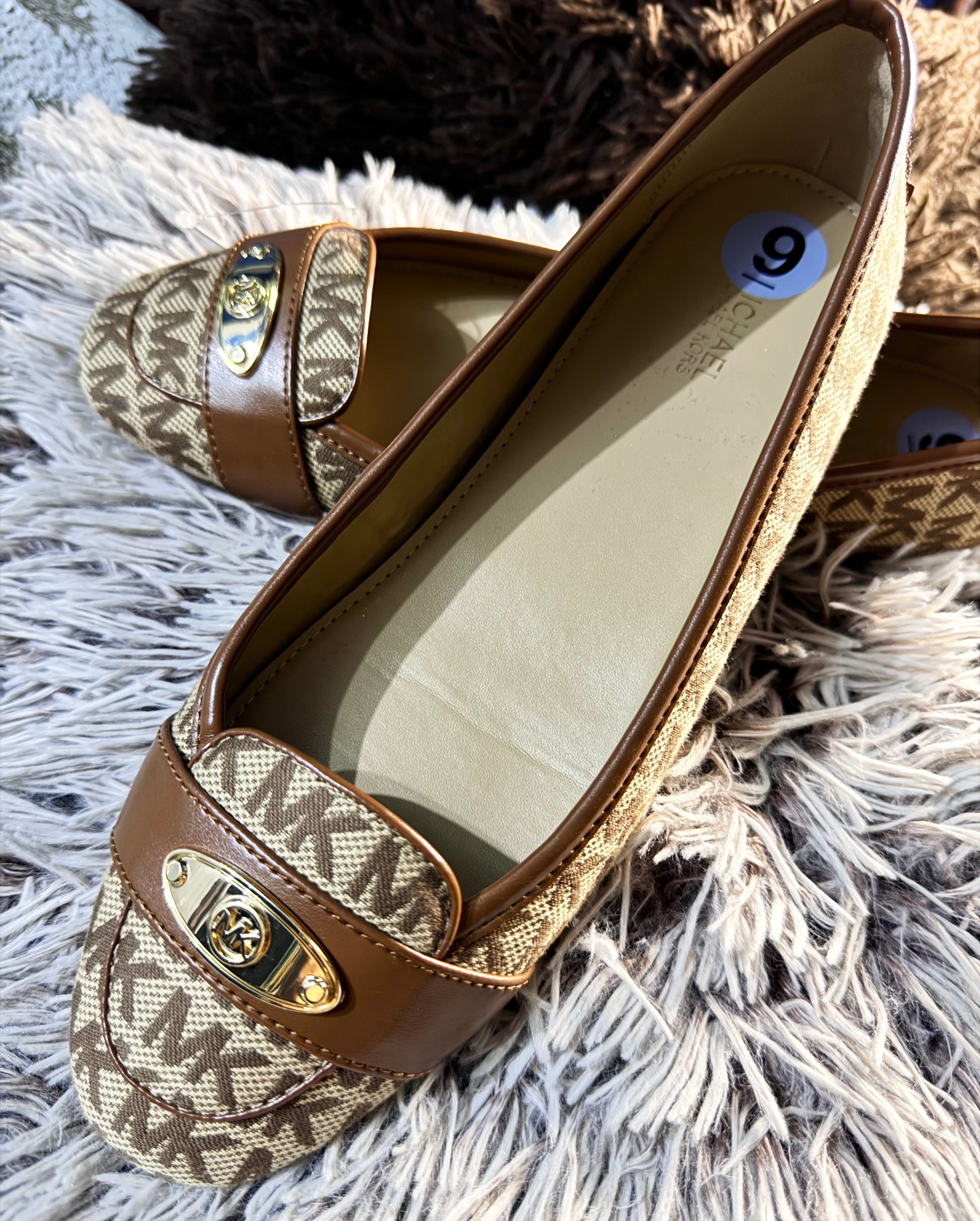 Michael Kors outlets Flats