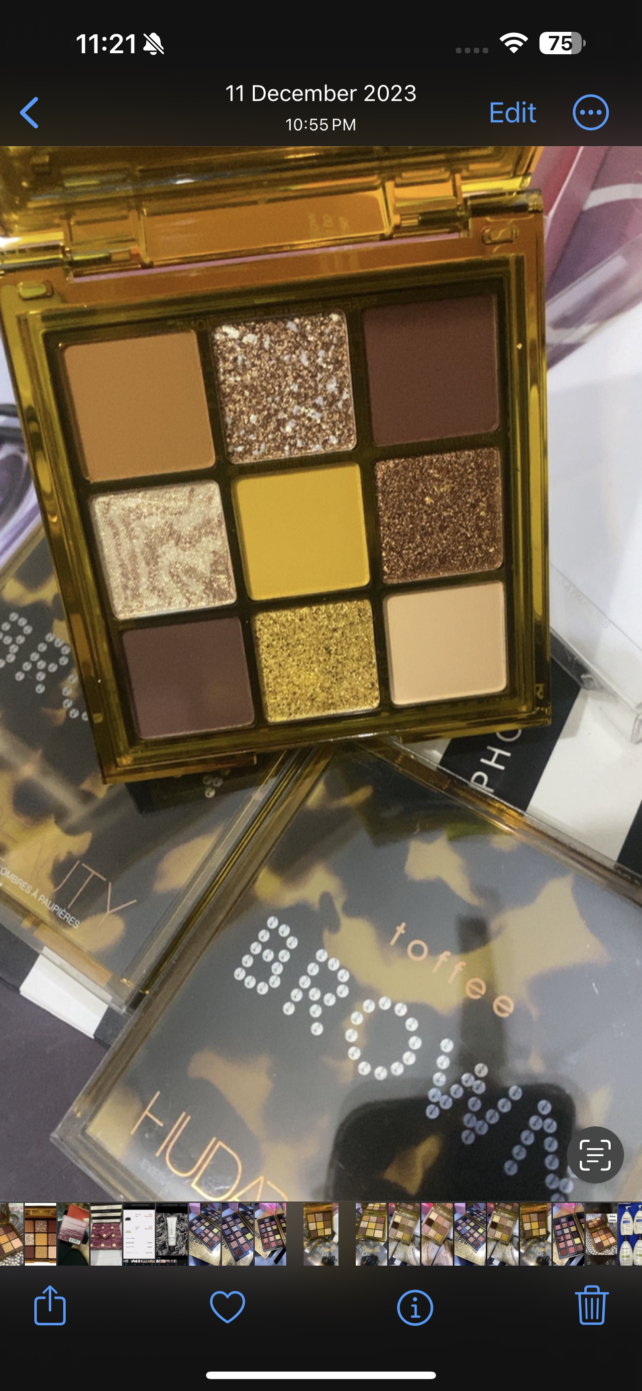 HUDA BEAUTY Brown Obsessions Eyeshadow Palette