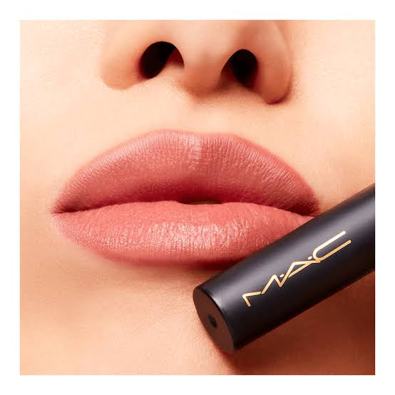 MAC COSMETICS
Powder Kiss Velvet Blur Slim Stick