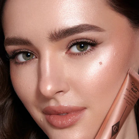 CHARLOTTE TILBURY BEAUTY LIGHT WAND (in Shade Pillow Talk Original)