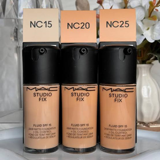 STUDIO FIX FLUID SPF 15 24HR MATTE FOUNDATION + OIL CONTROL