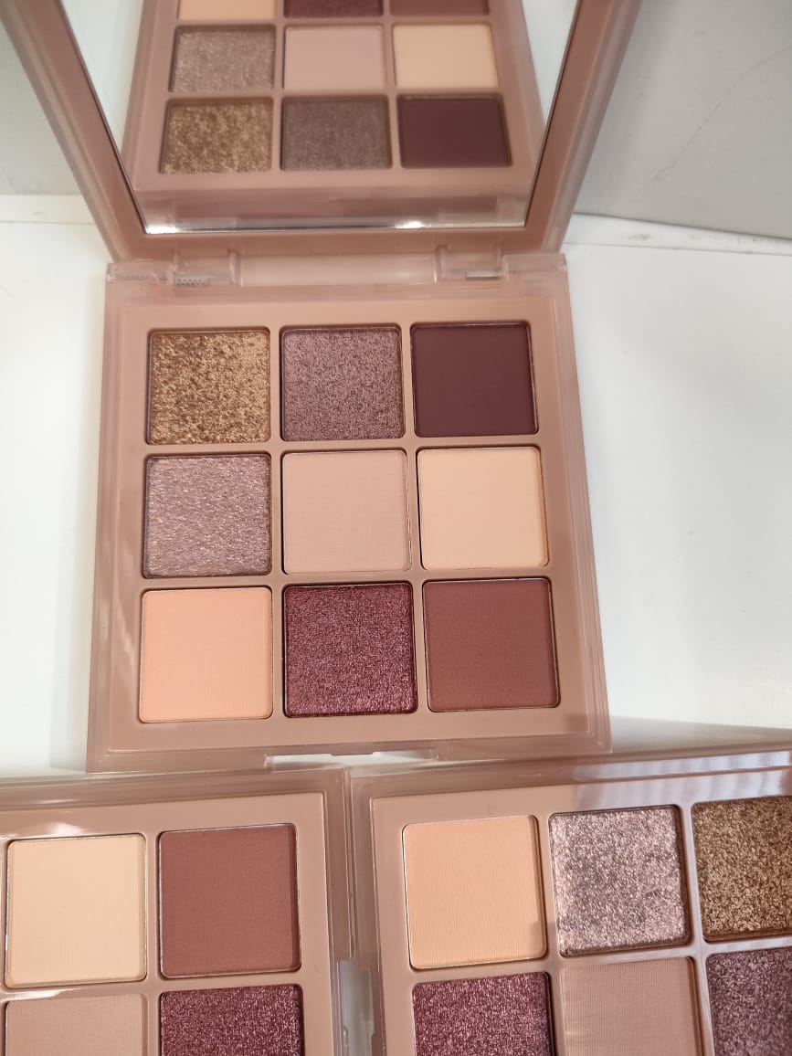 Huda Beauty Haze Obsessions Eyeshadow Palette - Sand