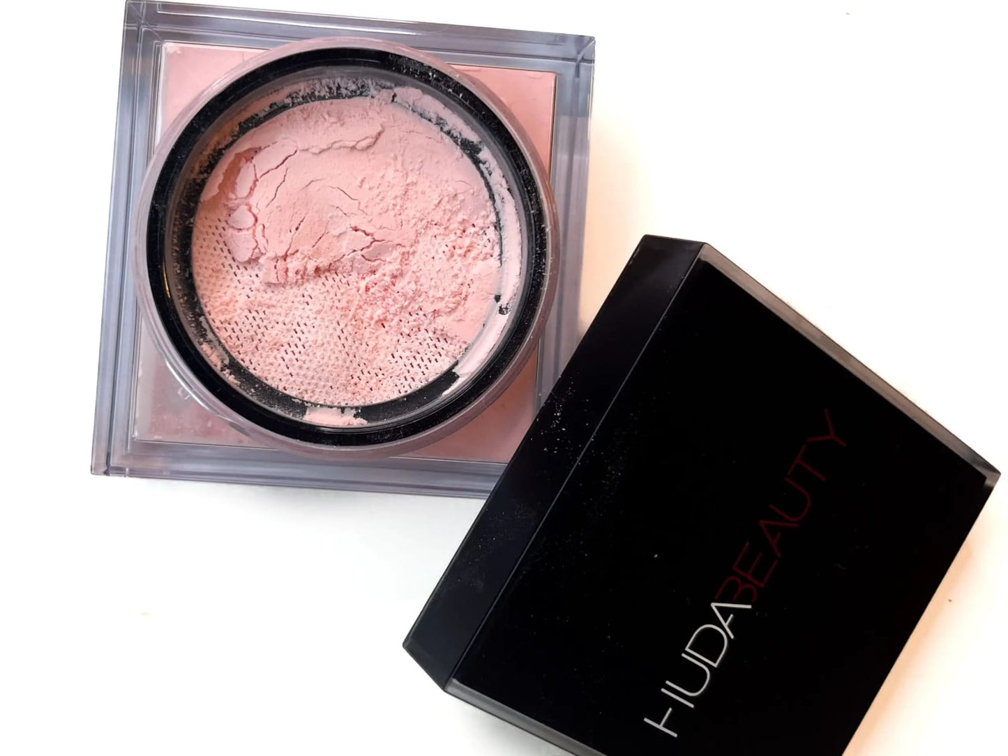 Huda beauty cherry blossom powder